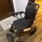 عربة كهربائيه