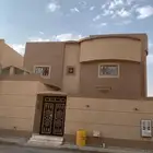 للبيع عمارة دورين وملحق على شارعين