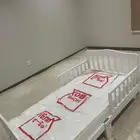 سرير اطفال شبه جديده بمراتبها نظيفه