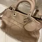 شنطة ديور اصليه مع كروتها وقماشها