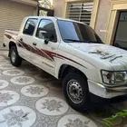 هايلكس 2004