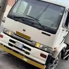 نيسان لوري قلاب نظيف جدا (مخزن)