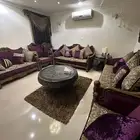 للبيع كنب مجلس راقي شبه جديد 14 مقعد مع طاولة