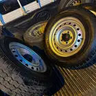 للبيع كفرات وجنوط هايلكس