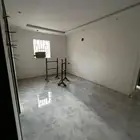 شقه ثالث غرف بسطح