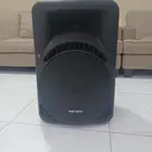 سماعات كبيره مع كامل تجهيزاتها