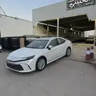 تويوتا كامري 2025 LE بنزين سعودي جديد اللون ابيض