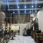 تقبيل اغراض محل حلاقة