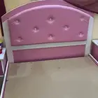 سرير وتسريحة للبيع