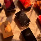 عطور من شركه دخون الاماراتيه متوفره لدينا