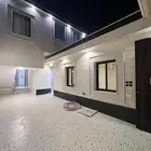دور للبيع في العزيزية شارعين
