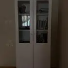 مكتبه من خمس رفوف