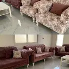 كنب وطاوله نظيف جدا