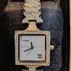 ساعه نسائيه جديده جميله جدا طابع فخم و مميزه في اللبس