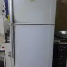 ثلاجة حجم وسط شارب للبيع