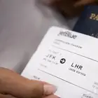 تذاكر سفر طيران وفندق وهمية