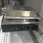 مكينة وافل و قهوة تركية
