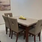 طاولة طعام رخام مكونه من 6 كراسي