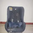 للبيع1كرسي اطفال للسياره وكرسي ثاني للأطفال