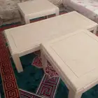 طاولة كبيرة واثنين خدمة