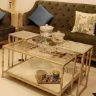 طاولة مع قاعدة رخام