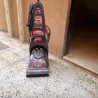 مكنسه كهرب تشتغل مافيها شي