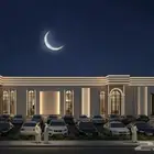 مصممة داخلي ة (حول مساحتك إلى لوحة فنية)