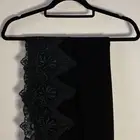 عبايه جديده دانتيل لبستها مره وحده بس