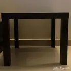 4 طاولة lKEA جانبية أسود-بني للبيع