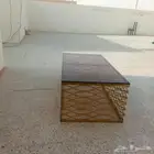 طاولة ( ماصة ) تقديم طعام أو قهوة