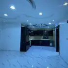 شقة للإيجار فيها 3 غرف ومجلس بالدور الأول في الأحساء