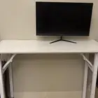 طاوله وشاشه للبيع