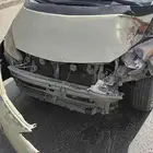 سياره بريفيا مصدومه Toyota Previa  everything works... i