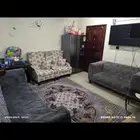 انتريه مكون من كنبة 3 نفر وكنبة 2 نفر و 2 كرسي