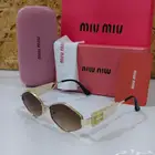 نظارات ميو ميو مع ملحقاتها