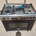 فرن غاز للبيع الحاله متوسطه البيع علا السوم