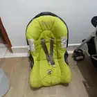 عربيه اطفال نضيفه جدا وكرسي اطفال للسيارة نضيف جدا