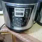 ملابس نسائيه جديده لبيع وطنجره ضغط صغيره مستعمله