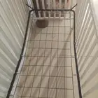 سرير اطفال نضيف