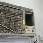 مكيف شغال للبيع. بسبب السفر
