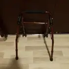 عكاز رباعي للأطفال