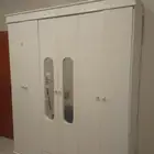 غرفة نوم سرير دولاب تسريحه