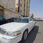لينكون تاون كار موديل 2011 وارد كندي للبيع المستعجل