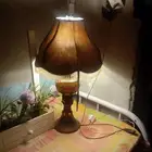 و مصباح طاولة (Table Lamp) أو أباجورة. تصميمها