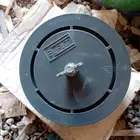 سده بلاستيك ي ستخدم هذا النوع من الأغطية عادة  لإغلاق علب ال