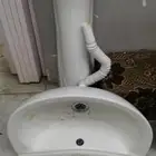 مغاسل حبة لون ابيض والثاني معتك بمبا خزف السعودي