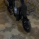 سكوتر للبيع علئ السوم السكوتر شرط نظافه فيه مشكله في البريك