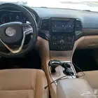 جراند شيروكي 2015 فقط حكه باب ورفرف يمين والباقي وكاله م