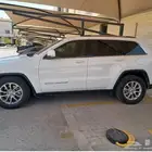جراند شيروكي 2015 فقط حكه باب ورفرف يمين والباقي وكاله م
