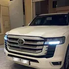 قاعدة لوحه لاندكروزر 2024
